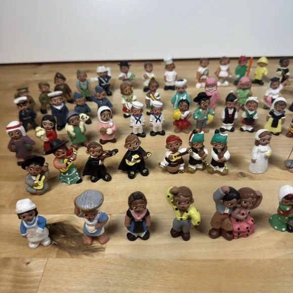 Vintage Spanish Terra Cotta Miniature Mud People  Lot of 65 - Picture 13 of 16